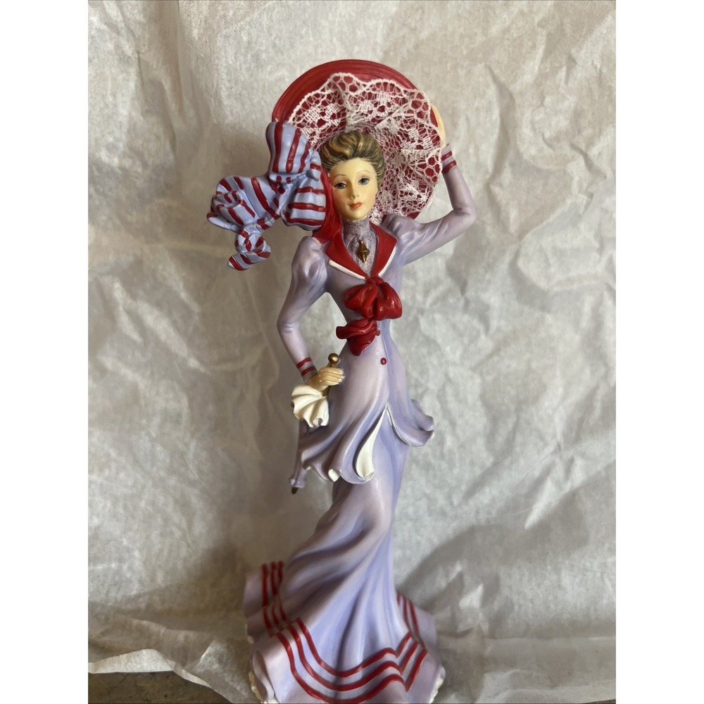2006 Thomas Kinkade STROLLING THE BOARDWALK Portraits of Style & Grace Figurine